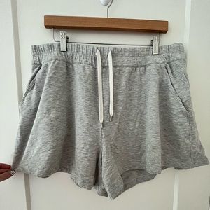 lululemon Mellow in HR Short, heathered core ultra grey, Size 14